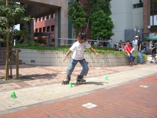 滑るにこちゃん