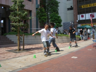 わか、にこ、さき、3人娘